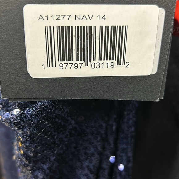 Ieena for Mac Duggal 11277 NWT Sparkly Sequins Fully Embellished V-neckline - Picture 7 of 8